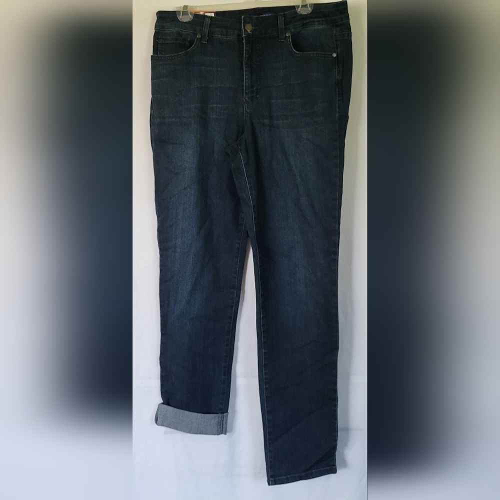 Bandolino Women Caroline Slim NWT 12 distressed jeans